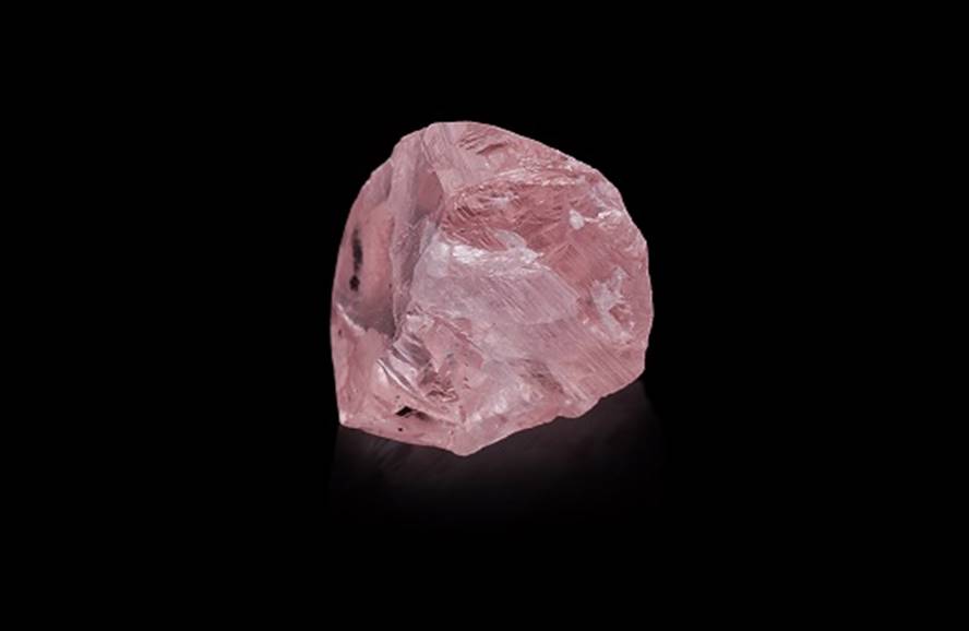 0.94 carat amazing, glassy and triangular rough diamond – The Raw
